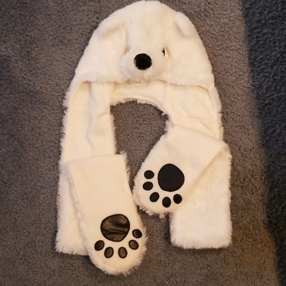 Girls polar bear hat and scarf